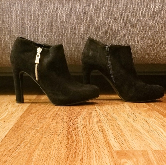 Marc Fisher Suede Black Ankle Boots - Picture 2 of 6